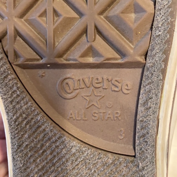 Yourh converse size 3 - Picture 5 of 9